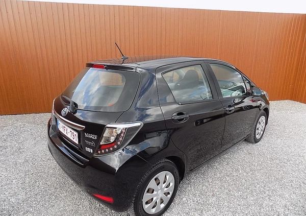 Toyota Yaris cena 34900 przebieg: 175000, rok produkcji 2012 z Wieruszów małe 466